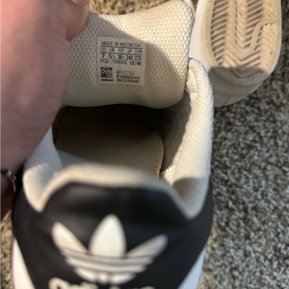 ADIDAS!!! In GREAT UC!!! Boys classics!!! - Picture 3 of 5